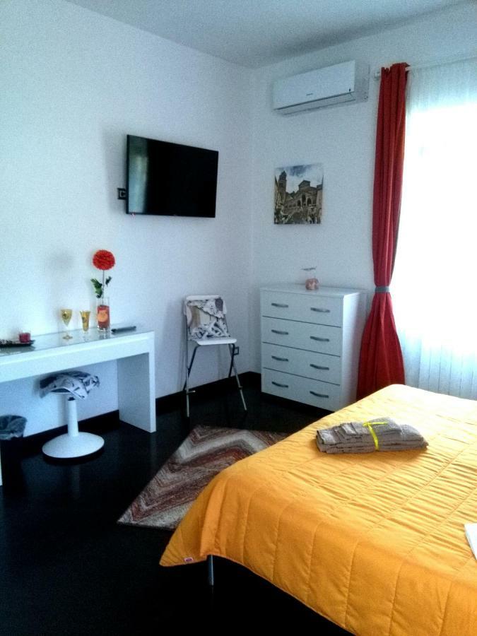Villa Vittoria Mini Hotel Salerno Bagian luar foto