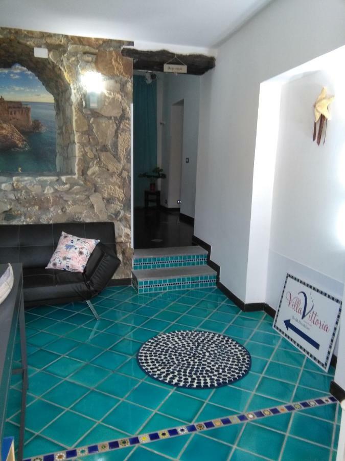 Villa Vittoria Mini Hotel Salerno Bagian luar foto